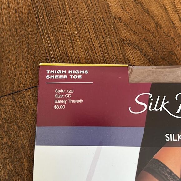 New in packaging Hanes Silk Reflections Barely There Silky Sheer Thigh Highs - Picture 2 of 5
